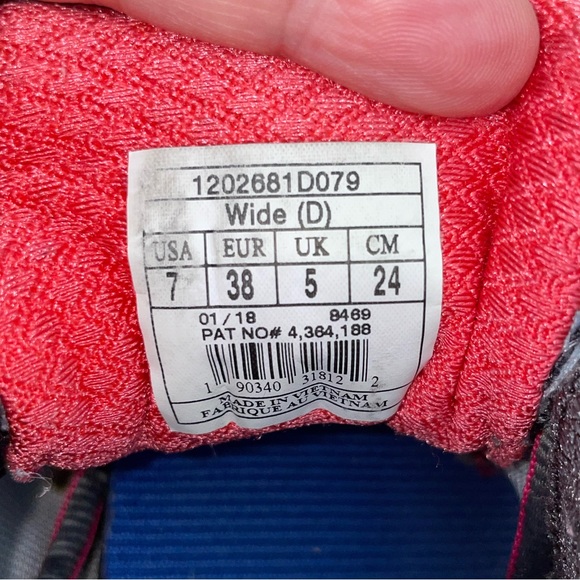 Brooks Women’s, Adrenaline GTS-18 Gray and Pink Running Shoes size 7 wide (D) - Picture 7 of 9